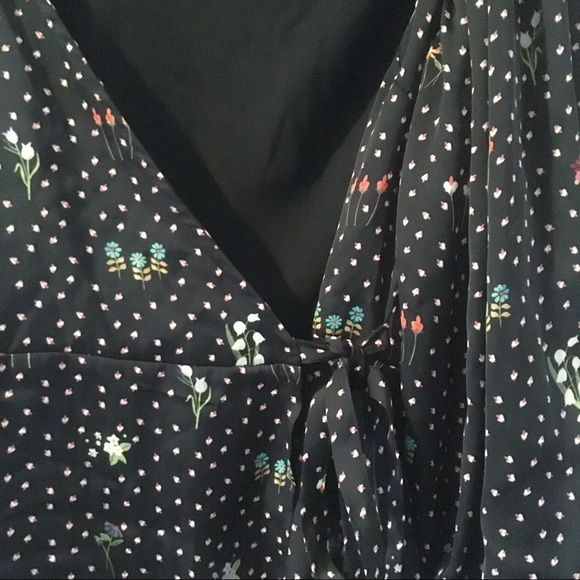 Topshop Floral Wrap Top - Picture 2 of 3